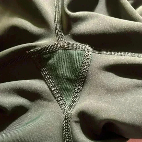 EUC Lulu Lemon Women’s HR Tight 25” Size 2 Green Legging Pant - Picture 12 of 13